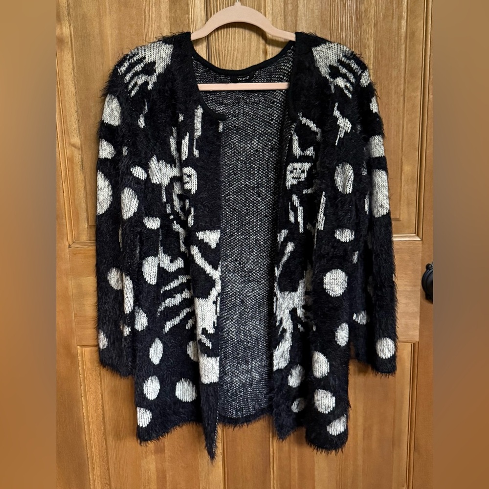 Verty Black and White Eyelash‎ Cardigan Sweater M/L